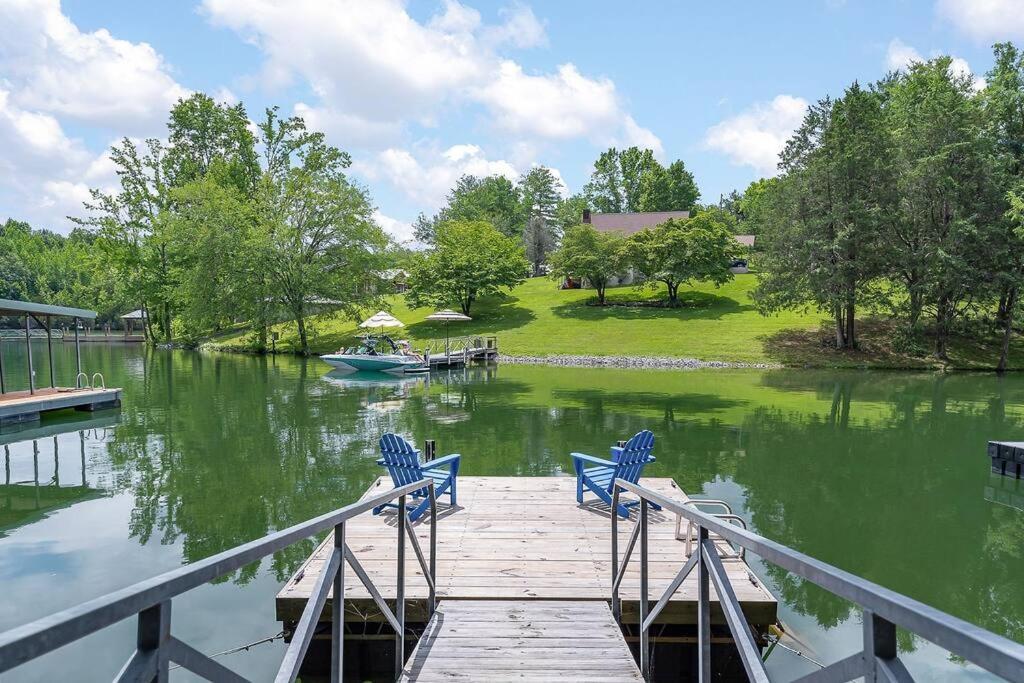 Rustic Cabin, Dock, Firepit, Kayaks & Games Winchester Εξωτερικό φωτογραφία