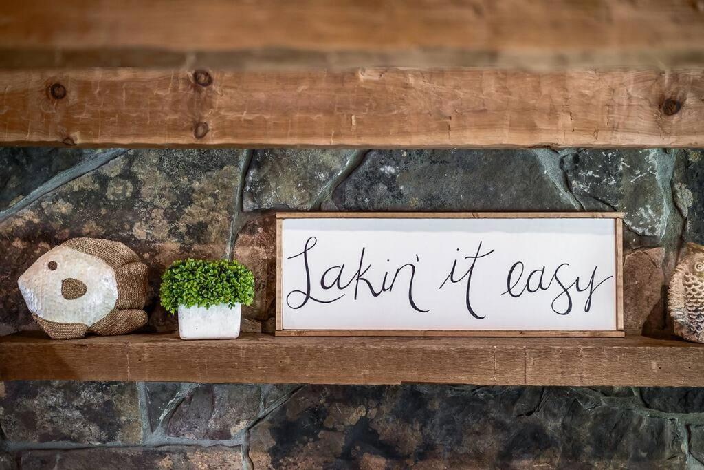 Rustic Cabin, Dock, Firepit, Kayaks & Games Winchester Εξωτερικό φωτογραφία