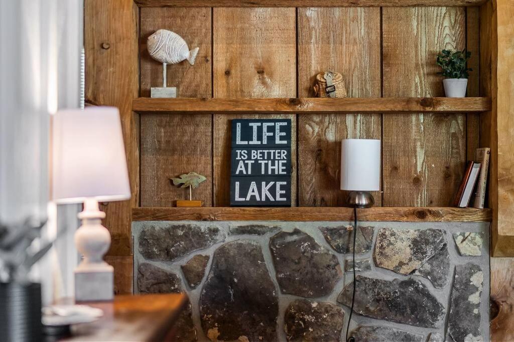 Rustic Cabin, Dock, Firepit, Kayaks & Games Winchester Εξωτερικό φωτογραφία