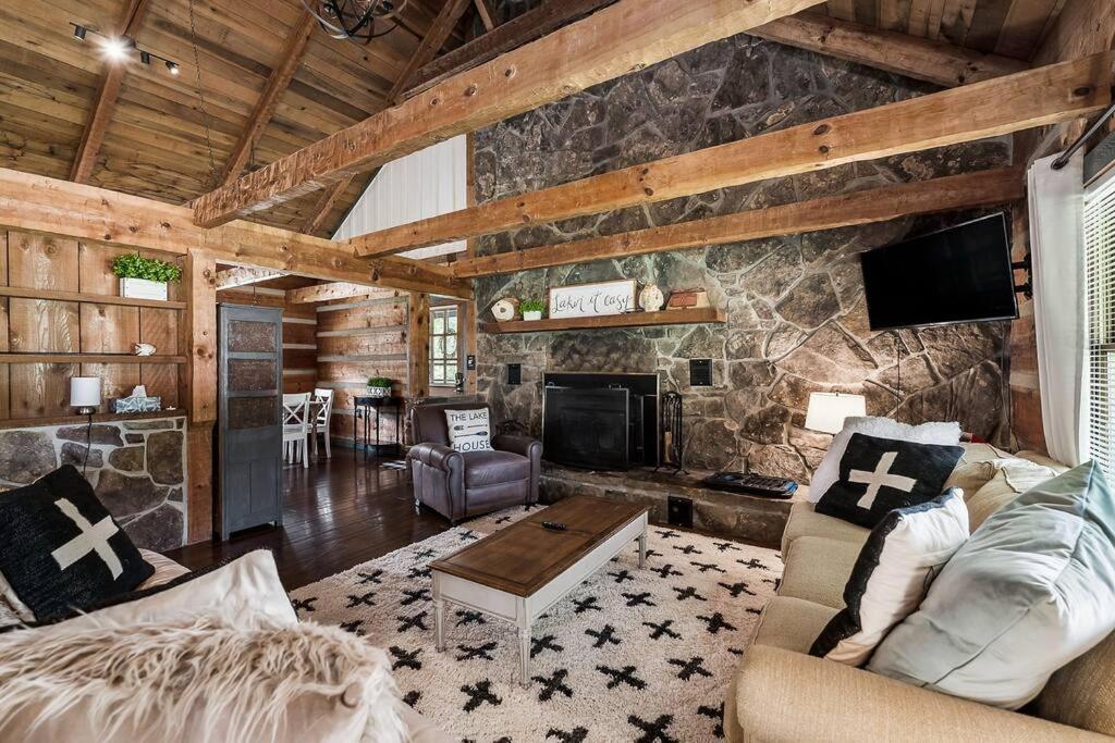 Rustic Cabin, Dock, Firepit, Kayaks & Games Winchester Εξωτερικό φωτογραφία