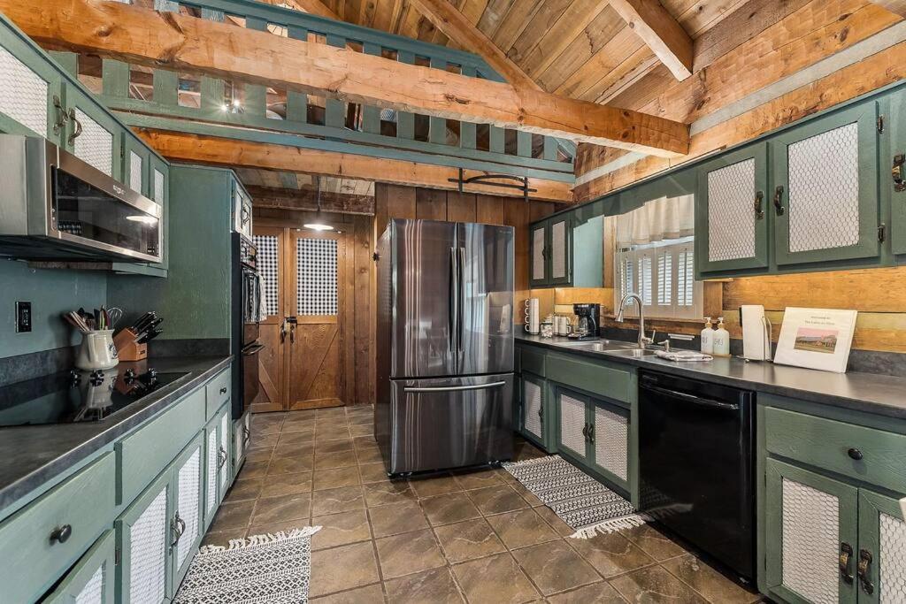 Rustic Cabin, Dock, Firepit, Kayaks & Games Winchester Εξωτερικό φωτογραφία
