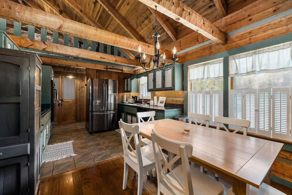 Rustic Cabin, Dock, Firepit, Kayaks & Games Winchester Εξωτερικό φωτογραφία
