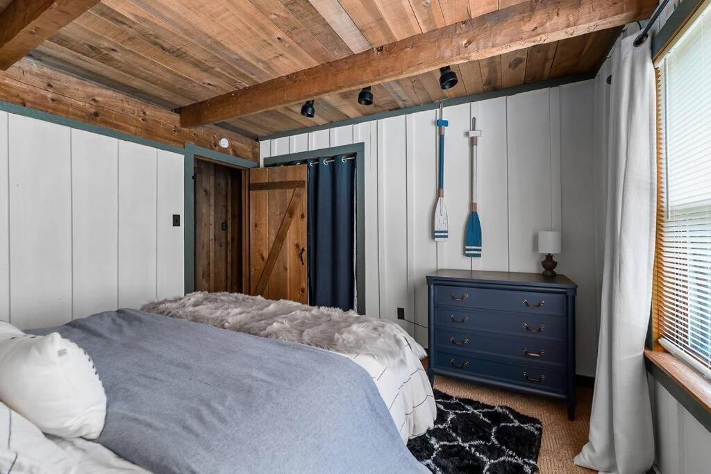 Rustic Cabin, Dock, Firepit, Kayaks & Games Winchester Εξωτερικό φωτογραφία