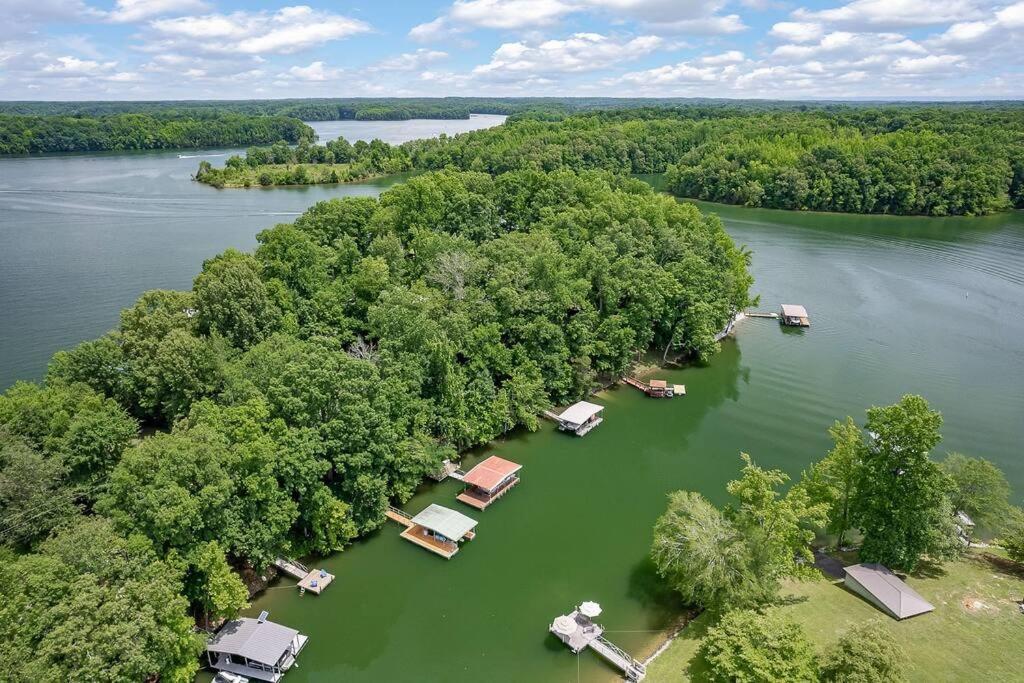 Rustic Cabin, Dock, Firepit, Kayaks & Games Winchester Εξωτερικό φωτογραφία