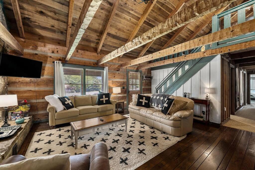 Rustic Cabin, Dock, Firepit, Kayaks & Games Winchester Εξωτερικό φωτογραφία